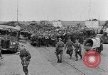 Standbild deutsche Soldaten Holland Niederlande, 1945, aus Sekunde 24 historischem Filmmaterial Videoclip 65675068486