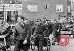Standbild deutsche Soldaten Holland Niederlande, 1945, aus Sekunde 55 historischem Filmmaterial Videoclip 65675068486