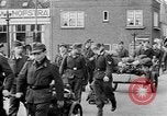 Standbild deutsche Soldaten Holland Niederlande, 1945, aus Sekunde 56 historischem Filmmaterial Videoclip 65675068486