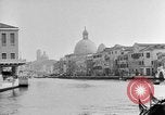 Immagine di Gli edifici danneggiati Venezia Italia, 1945, secondo 44 filmato di repertorio 65675068488
