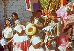 Immagine di Mummers mascherato Guatemala, 1946, secondo 3 filmato di repertorio 65675068497