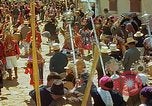 Immagine di Mummers mascherato Guatemala, 1946, secondo 20 filmato di repertorio 65675068497