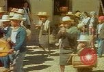 Immagine di Mummers mascherato Guatemala, 1946, secondo 31 filmato di repertorio 65675068497
