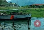 Standbild Waterfront Häuser Guatemala, 1946, aus Sekunde 4 historischem Filmmaterial Videoclip 65675068499