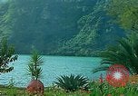 Standbild Waterfront Häuser Guatemala, 1946, aus Sekunde 27 historischem Filmmaterial Videoclip 65675068499