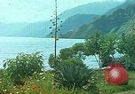 Standbild Waterfront Häuser Guatemala, 1946, aus Sekunde 30 historischem Filmmaterial Videoclip 65675068499