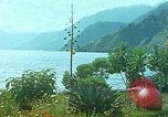 Standbild Waterfront Häuser Guatemala, 1946, aus Sekunde 34 historischem Filmmaterial Videoclip 65675068499