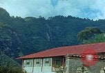 Standbild Waterfront Häuser Guatemala, 1946, aus Sekunde 38 historischem Filmmaterial Videoclip 65675068499