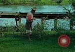 Standbild Waterfront Häuser Guatemala, 1946, aus Sekunde 53 historischem Filmmaterial Videoclip 65675068499