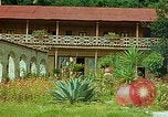 Standbild Waterfront Häuser Guatemala, 1946, aus Sekunde 61 historischem Filmmaterial Videoclip 65675068499