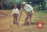 Immagine di Gli osservatori e i lavoratori indiani Guatemala, 1946, secondo 4 filmato di repertorio 65675068503