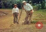 Immagine di Gli osservatori e i lavoratori indiani Guatemala, 1946, secondo 8 filmato di repertorio 65675068503