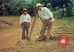 Immagine di Gli osservatori e i lavoratori indiani Guatemala, 1946, secondo 9 filmato di repertorio 65675068503