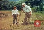Immagine di Gli osservatori e i lavoratori indiani Guatemala, 1946, secondo 11 filmato di repertorio 65675068503