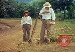 Immagine di Gli osservatori e i lavoratori indiani Guatemala, 1946, secondo 14 filmato di repertorio 65675068503