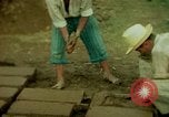 Standbild indische Arbeitnehmer Guatemala, 1946, aus Sekunde 45 historischem Filmmaterial Videoclip 65675068506