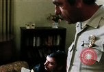 Standbild misshandelten Frauen United States USA, 1977, aus Sekunde 4 historischem Filmmaterial Videoclip 65675068527