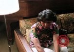 Standbild misshandelten Frauen United States USA, 1977, aus Sekunde 11 historischem Filmmaterial Videoclip 65675068527