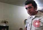 Standbild misshandelten Frauen United States USA, 1977, aus Sekunde 30 historischem Filmmaterial Videoclip 65675068527