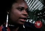 Standbild misshandelten Frauen United States USA, 1977, aus Sekunde 30 historischem Filmmaterial Videoclip 65675068528