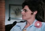 Immagine di Bistrattato donne United States USA, 1977, secondo 7 filmato di repertorio 65675068530