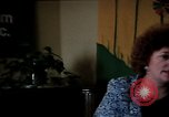 Standbild misshandelten Frauen United States USA, 1977, aus Sekunde 8 historischem Filmmaterial Videoclip 65675068531