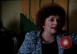 Standbild misshandelten Frauen United States USA, 1977, aus Sekunde 10 historischem Filmmaterial Videoclip 65675068531