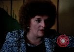 Standbild misshandelten Frauen United States USA, 1977, aus Sekunde 12 historischem Filmmaterial Videoclip 65675068531
