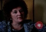 Standbild misshandelten Frauen United States USA, 1977, aus Sekunde 18 historischem Filmmaterial Videoclip 65675068531