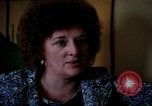 Standbild misshandelten Frauen United States USA, 1977, aus Sekunde 22 historischem Filmmaterial Videoclip 65675068531