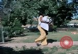 Standbild misshandelten Frauen United States USA, 1977, aus Sekunde 26 historischem Filmmaterial Videoclip 65675068531