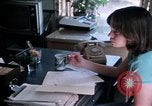Standbild misshandelten Frauen United States USA, 1977, aus Sekunde 39 historischem Filmmaterial Videoclip 65675068531