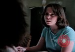 Standbild misshandelten Frauen United States USA, 1977, aus Sekunde 51 historischem Filmmaterial Videoclip 65675068531