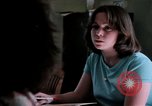 Standbild misshandelten Frauen United States USA, 1977, aus Sekunde 52 historischem Filmmaterial Videoclip 65675068531