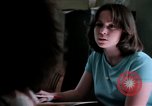 Standbild misshandelten Frauen United States USA, 1977, aus Sekunde 57 historischem Filmmaterial Videoclip 65675068531