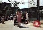 Standbild American People und Lifestyle nach Zweiten Weltkrieg United States USA, 1945, aus Sekunde 10 historischem Filmmaterial Videoclip 65675068537