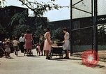 Standbild American People und Lifestyle nach Zweiten Weltkrieg United States USA, 1945, aus Sekunde 15 historischem Filmmaterial Videoclip 65675068537