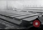 Standbild factory New York United States USA, 1925, aus Sekunde 16 historischem Filmmaterial Videoclip 65675068554