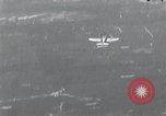 Standbild Air Attack Vietnam, 1965, aus Sekunde 31 historischem Filmmaterial Videoclip 65675068558
