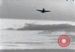 Standbild Air Attack Vietnam, 1965, aus Sekunde 36 historischem Filmmaterial Videoclip 65675068558