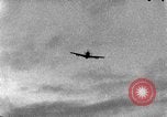 Standbild Air Attack Vietnam, 1965, aus Sekunde 41 historischem Filmmaterial Videoclip 65675068558