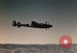 Standbild P-38 Lightning Flugzeuge United States USA, 1943, aus Sekunde 53 historischem Filmmaterial Videoclip 65675068571