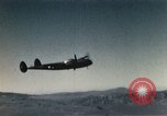 Standbild P-38 Lightning Flugzeuge United States USA, 1943, aus Sekunde 13 historischem Filmmaterial Videoclip 65675068572