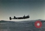 Standbild P-38 Lightning Flugzeuge United States USA, 1943, aus Sekunde 17 historischem Filmmaterial Videoclip 65675068572