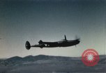 Standbild P-38 Lightning Flugzeuge United States USA, 1943, aus Sekunde 21 historischem Filmmaterial Videoclip 65675068572
