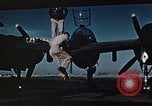 Standbild P-38 Lightning Flugzeuge United States USA, 1943, aus Sekunde 23 historischem Filmmaterial Videoclip 65675068573