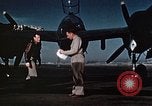 Standbild P-38 Lightning Flugzeuge United States USA, 1943, aus Sekunde 29 historischem Filmmaterial Videoclip 65675068573