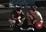 Standbild P-38 Lightning Flugzeuge United States USA, 1943, aus Sekunde 35 historischem Filmmaterial Videoclip 65675068573