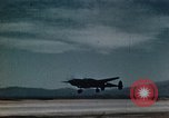 Standbild P-38 Lightning Flugzeuge United States USA, 1943, aus Sekunde 57 historischem Filmmaterial Videoclip 65675068573