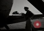 Standbild der US Air Force Uniformen United States USA, 1957, aus Sekunde 16 historischem Filmmaterial Videoclip 65675068577